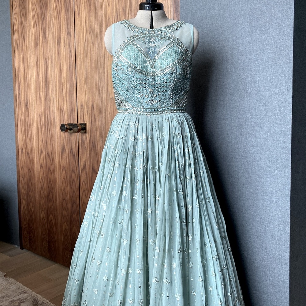 Stunning Brand New Sea Green Indian Gown w/ Dupatta XS - Picture 9 of 9